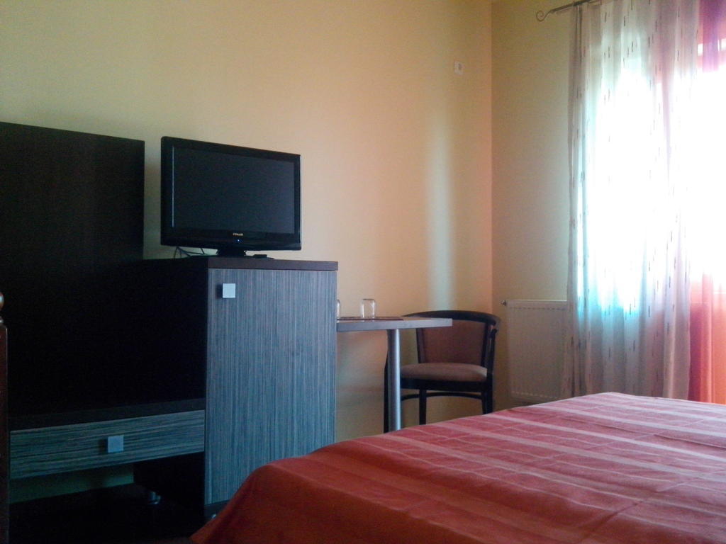 Pensiunea Ruxandra Baile 1 Mai Habitación foto